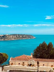 Tiny House with Sea View