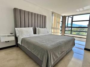 302 Spacious apartment nice view in El Poblado - Апартаменты/квартиры, Медельин