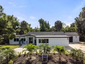 Tropical Haven in Ft. Myers - Whiskey Creek