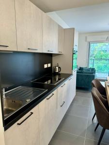 Appartements Superbe T2 dans residence avec piscine chauffee : photos des chambres