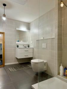 Appartements Superbe T2 dans residence avec piscine chauffee : photos des chambres