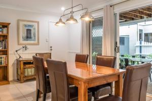 BirdSong Yeronga -City Village Sanctuary