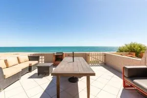 Las Brisas #8 Beachfront - On the sand and steps from Mannys for tacos & tequila - Campo del Medio