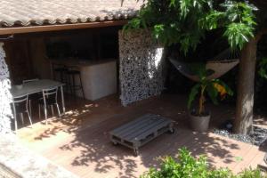 villa climatisée avec piscine privée bien placée.