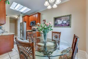 Baton Rouge Retreat with Patio, Grill and Fire Pit!