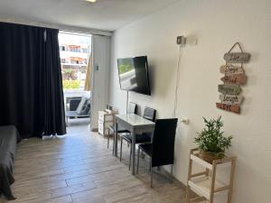 Sunny Apt with terrace coastal area South Arona