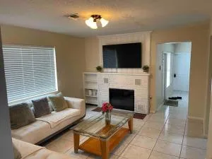 2 Bedroom House, Ideal for a Family - Cortez Estates