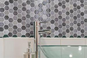 Stunning Views l Last-Minute Escape l Free Parking l Sleeps 6 l By Zen Nights Short Lets & Serviced Accommodations