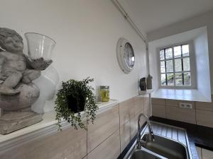 Maisons de vacances Gite Souvigny, 7 pieces, 13 personnes - FR-1-489-509 : photos des chambres