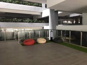 Neu Suite Ampang, LRT Jelatek, Gleneagles Hospital