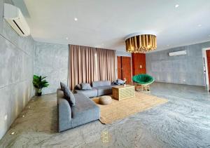 The Luxurious 245, A Famosa Melaka