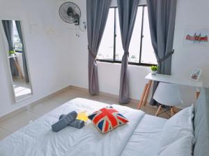 Georgetown, Up to 5 Pax, 2 Bedrooms, 1 Bathroom, 1 Car Park by Star Home
