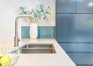 Escape to Blairgowrie 500m to beach cafes