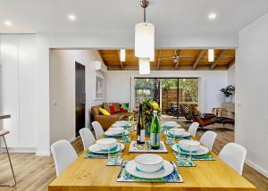 Escape to Blairgowrie 500m to beach cafes