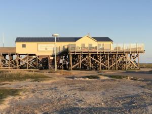 Bi de Kark Modern retreat