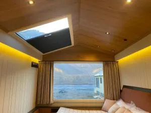 YELLOW HOTELS & COTTAGES - Karzok Gömpa