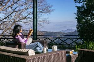 StayVista at Padam Hill 3BR Pet Friendly Villa with Lawn at Kasauli