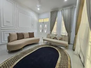 Near Me Homestay - Kampung Raja