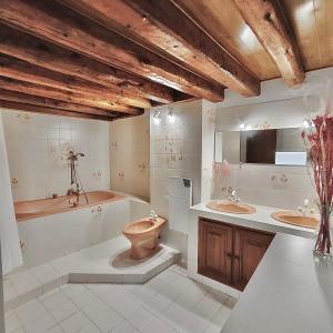 Au Croco fleuri, 50m des arènes, terrasse