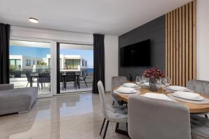 Aura Malinska - private pool