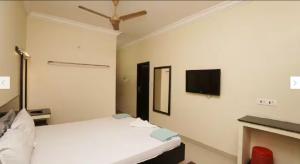 HOTEL BHARANI