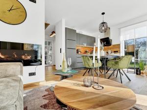 CBlue: Seeblick, Kamin, Wallbox, Natur