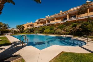 Beautiful beachside duplex apartment with amazing sea views