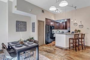 Modern, Insta-Worthy 2B Townhome in Walkable Springfield!