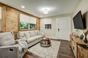 Cozy Riverside Villa - Walkable to Bars & Restaurants - Miramar Terrace