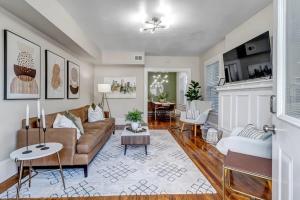 Cozy Retreat - Walkable to Bars & Restaurants