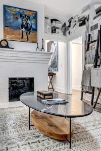 Contemporary Apartment - 5 Min To TIAA Bank Field!