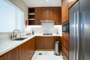 RH- Modern Comfort & bright 1BR near Dubai Mall, City Views