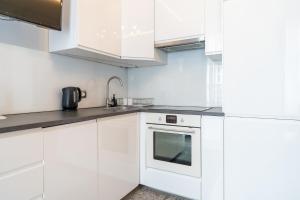 Słowackiego Glamour Apartment by BookingHost