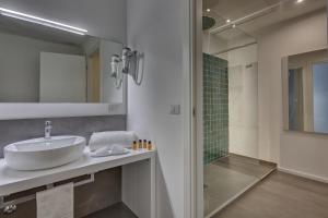 Suite room in Navona Theatre Hotel