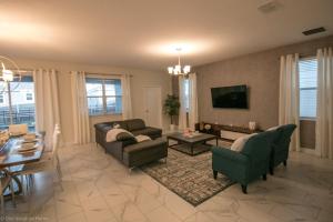 1581 PD - Exquisite 6BR Haven: Private Pool