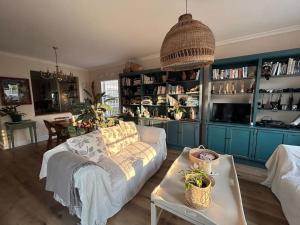 Happy home in Constantia