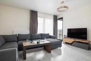 Beautiful & Spacious 1 Bedroom Apartament with Balcony by Renters
