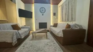 GUESTHOUSE ''ΧΡΥΣΑ'' - Rádhos