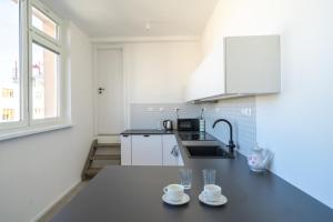 Old Town Apartment Black