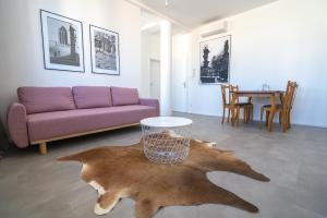 Old Town Apartment Black