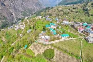 Regal Retreat - Shamshi