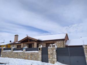 Casa Entre Hoces10-12paxJardín y barbacoa