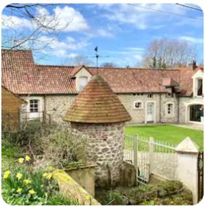 Maisons de vacances La Grange Dimiere : Maison 2 Chambres