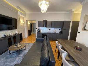 Pearl in the heart of Cracow, wonderful apartment, 110scm, 4 rooms