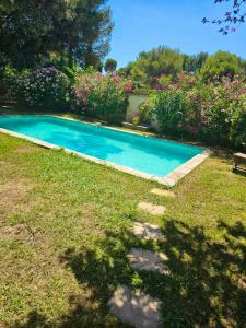 Villas Villa de 5 chambres avec piscine privee jardin clos et wifi a Salon de Provence. : photos des chambres
