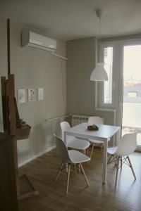 Sunny Center Apartment