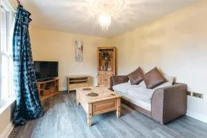 Finest Retreats - Netley Hall - Poppy - Stapleton