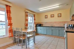 Finest Retreats - Netley Hall - Mulberry - Dorrington