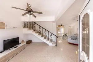 Ayia Thekla Sea Breeze Villa - Liopetri