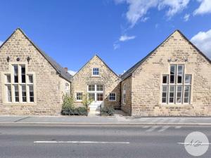 Exceptional Holiday Home 5 with Hot Tub Pickering